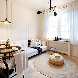 https://stylish-georgian-flat-ba1-walk-to-crescent.tophotelsbath.com