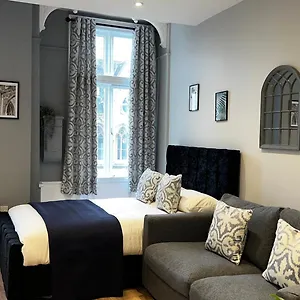 https://studio-on-the-rows-central-city-centre.hotelsin-chester.com