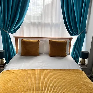 The Badger Set Homestay
